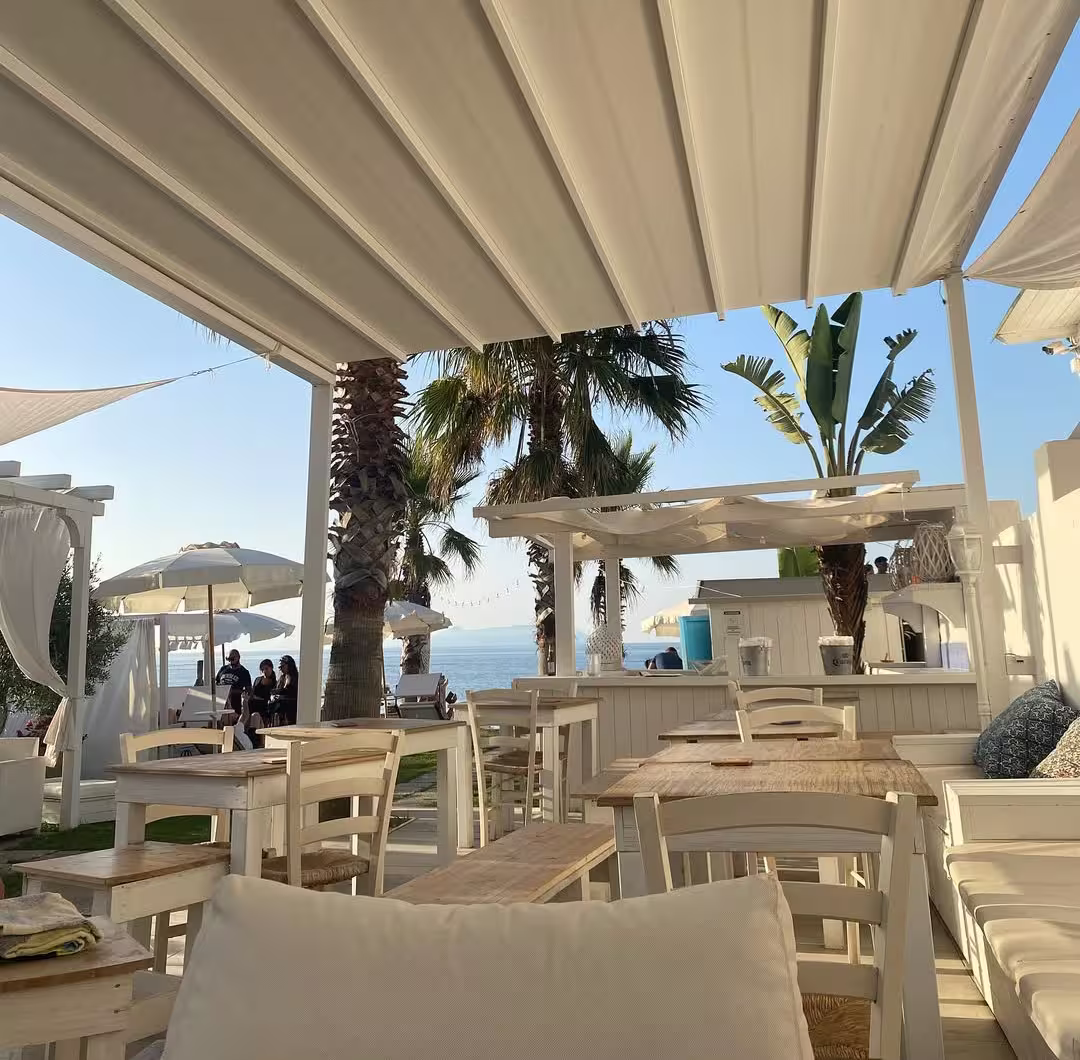 Grotte Beach storia