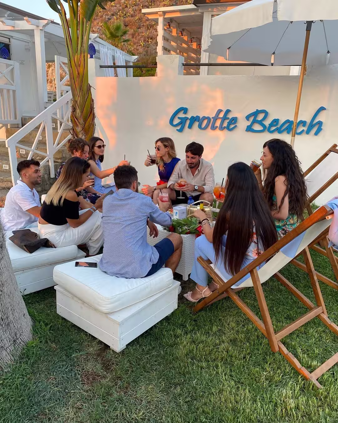 Turisti Clienti Grotte Beach